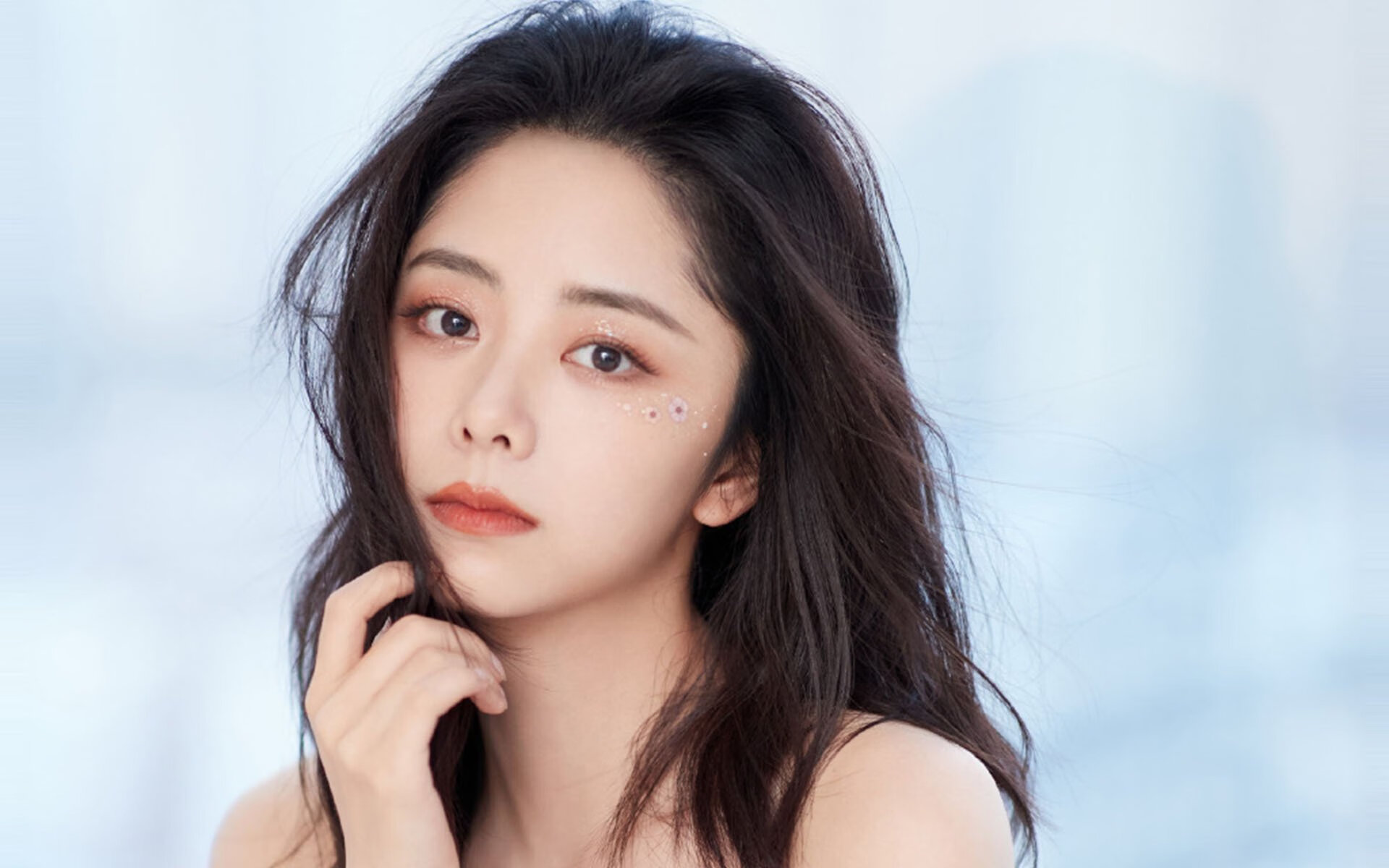 爱游戏体育APP下载-特色水底潜水探秘，探索海底奇幻世界，海底潜水视频