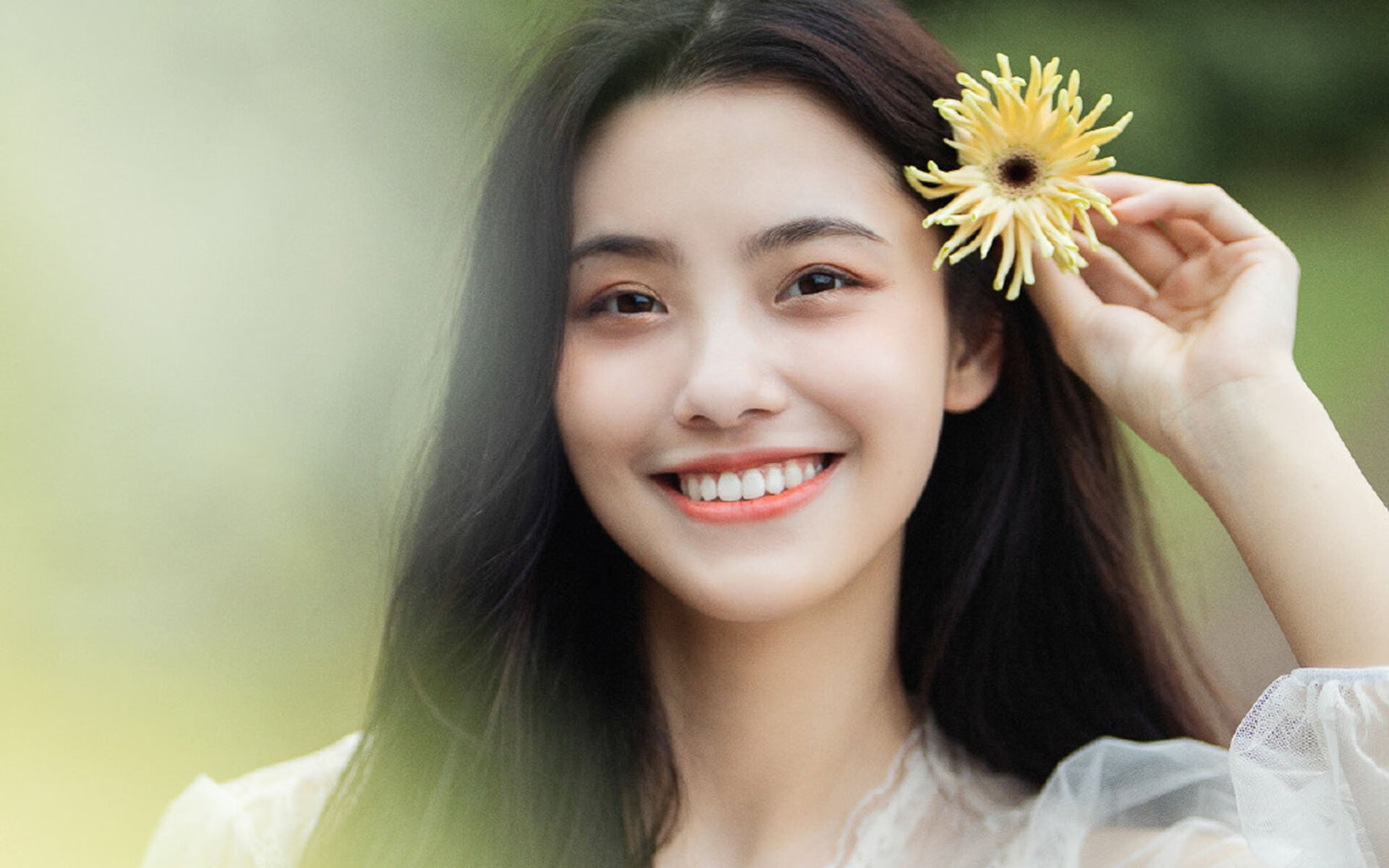 爱游戏官方网站-火箭篮网交锋激烈，场上对决壮观动人，火箭 篮网